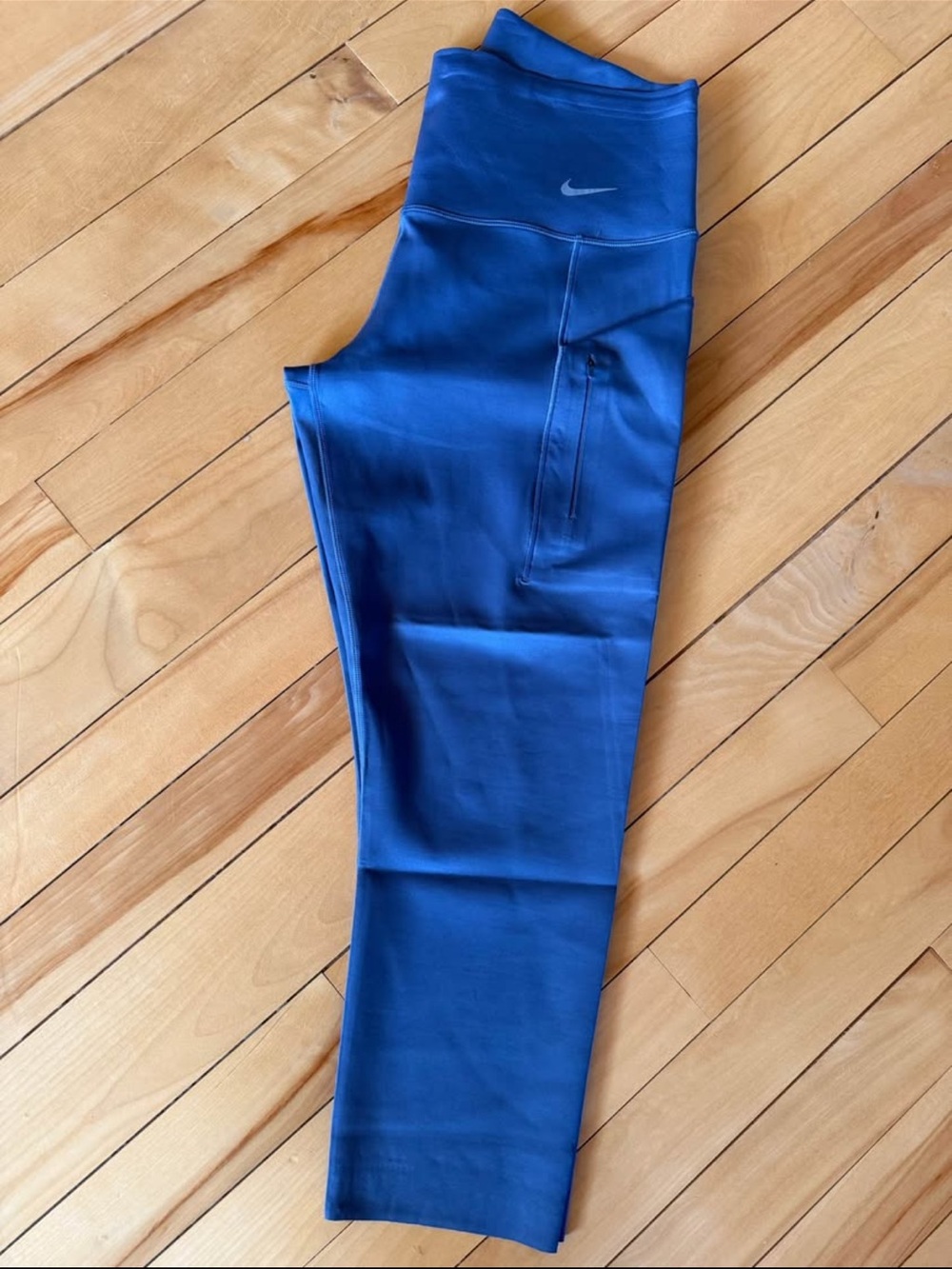 Nike Go women’s high waisted Athletic Leggings 7/8 length/Side Zip Pocket NWOT
